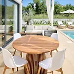Beeindruckende Mit Privatpool, Whirlpool, Bbq - Hund Willkommen Hébergement de vacances Umag