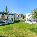 Hébergement de vacances Beeindruckende Mit Privatpool, Whirlpool, Bbq - Hund Willkommen *