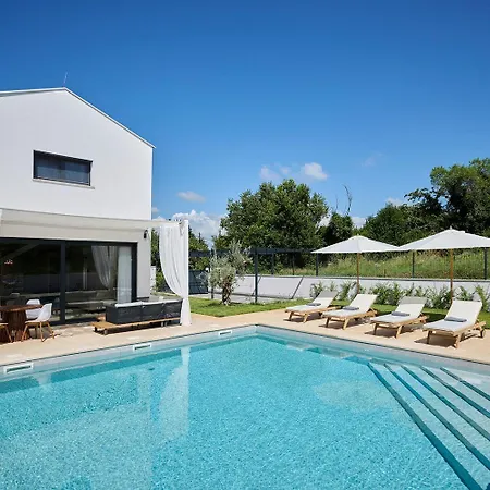 Beeindruckende Mit Privatpool, Whirlpool, Bbq - Hund Willkommen Сasa de vacaciones Umag