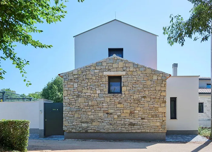 Casa vacanze Beeindruckende Mit Privatpool, Whirlpool, Bbq - Hund Willkommen Umago